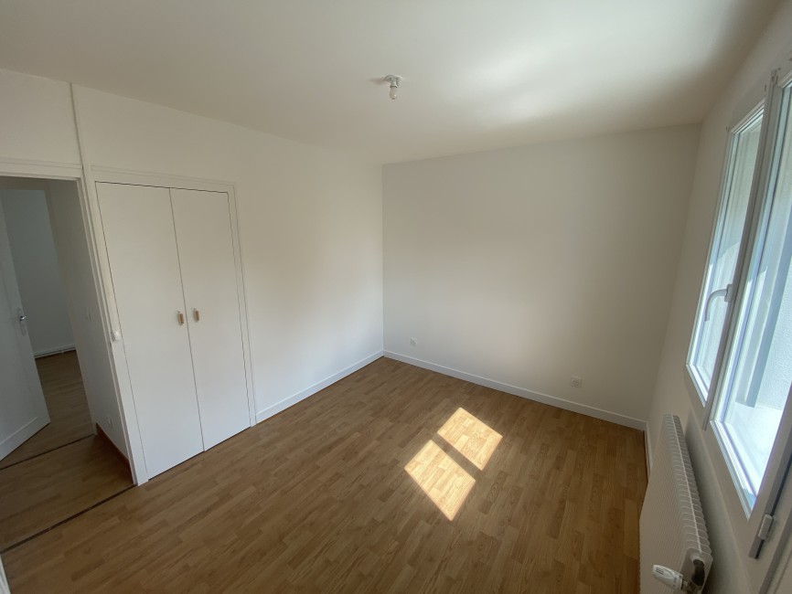 Chambre 2 droite 2.JPG
